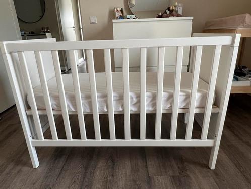 Ikea Sundvik Ledikant incl Matras very good condition as new, Kinderen en Baby's, Babywiegjes en Ledikanten, Zo goed als nieuw