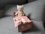 Maileg Kat met Kledingsetje en Bed, Kinderen en Baby's, Speelgoed | Knuffels en Pluche, Ophalen of Verzenden, Zo goed als nieuw