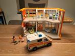 Playmobil kinderziekenhuis met ambulance, Kinderen en Baby's, Speelgoed | Playmobil, Ophalen of Verzenden