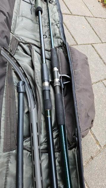 Complete Karpervis Set – X2 Hengel Foudraal, 2 Karperhengels beschikbaar voor biedingen
