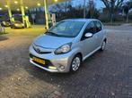 Toyota Aygo 1.0 12V Vvt-i 5DRS 2013 Grijs, Auto's, Toyota, Voorwielaandrijving, 4 stoelen, Handgeschakeld, Particulier