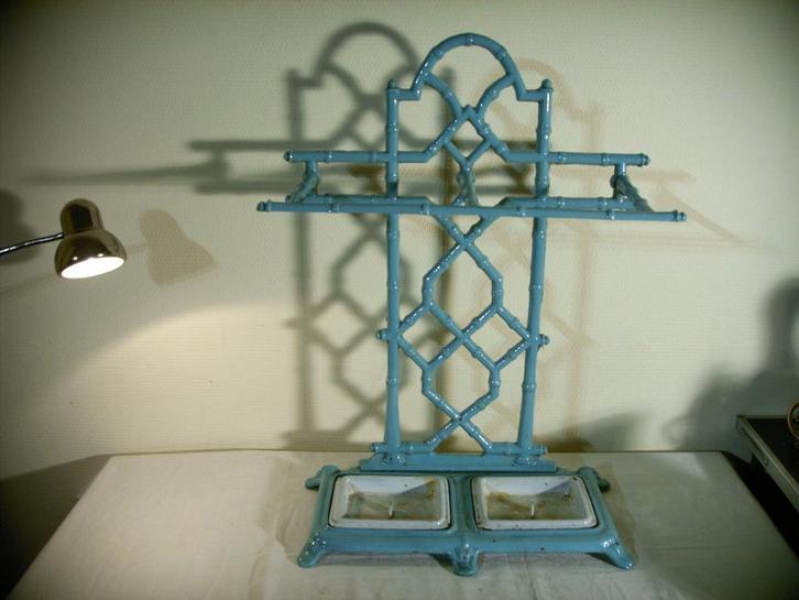 Antieke gietijzeren paraplubak in Faux Bamboo, Huis en Inrichting, Woonaccessoires | Paraplubakken, Gebruikt, Metaal, Ophalen of Verzenden