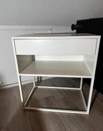 Wit nachtkastje ikea, Huis en Inrichting, Slaapkamer | Nachtkastjes, Ophalen, Zo goed als nieuw, Minder dan 45 cm