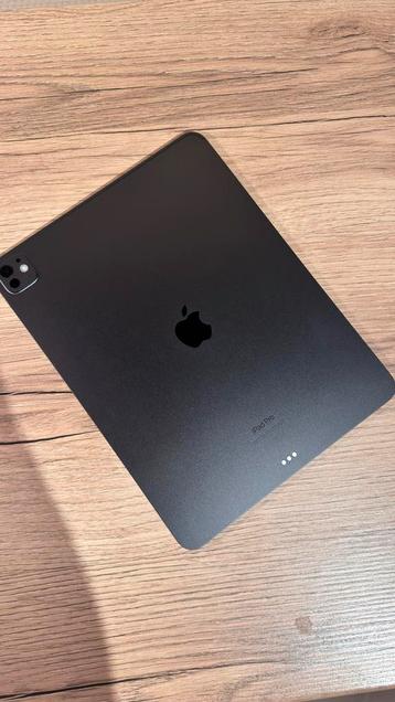 iPad Pro 13" (2024) 512GB Wifi + Accessoires beschikbaar voor biedingen