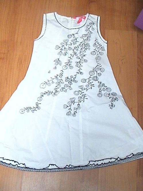 MIMPI / MIM-PI geweldig mooie witte jurk + zwart borduursel, Kinderen en Baby's, Kinderkleding | Maat 140, Gebruikt, Meisje, Jurk of Rok