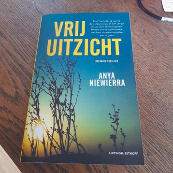 Anya Niewierra - Vrij uitzicht  beschikbaar voor biedingen