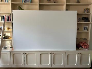 Beamerscherm groot 240 x150  beschikbaar voor biedingen