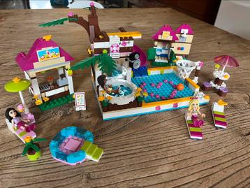 Lego Friends - Heartlake zwembad + Emma’s zwembadje