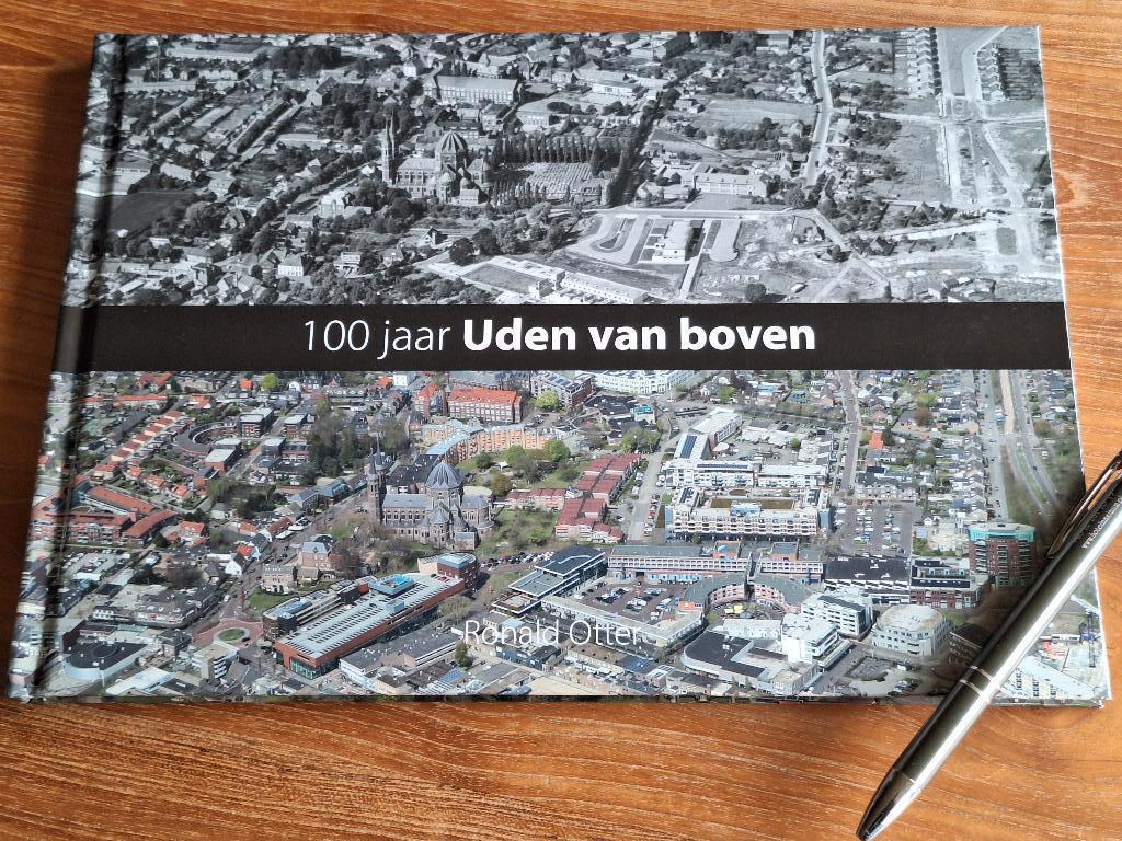 100 Jaar Uden Van Boven, Ophalen of Verzenden, Zo goed als nieuw