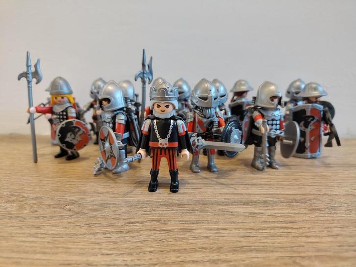 Playmobil poppetjes ridders rood zwart valk (custom), Kinderen en Baby's, Speelgoed | Playmobil, Zo goed als nieuw, Los playmobil
