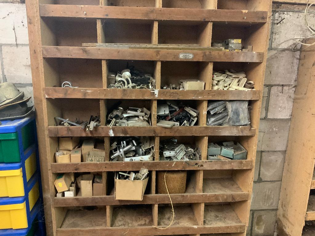 Divers hang en sluitwerk beslag, Ophalen, Slot