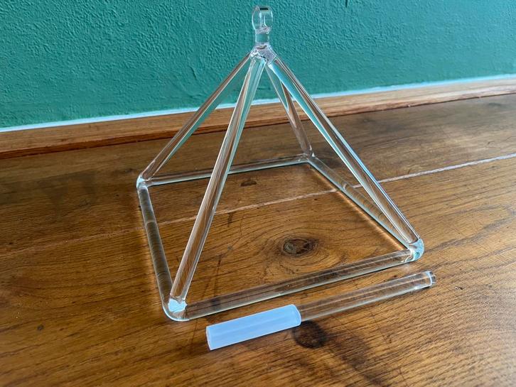 Kristallen zingende pyramide - 20cm - toon A, Muziek en Instrumenten, Percussie, Zo goed als nieuw, Ophalen of Verzenden