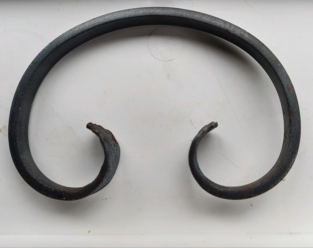 C-krul Breed 165 x hoog 110 mm met warm gesmede krullen, Ophalen of Verzenden, IJzer