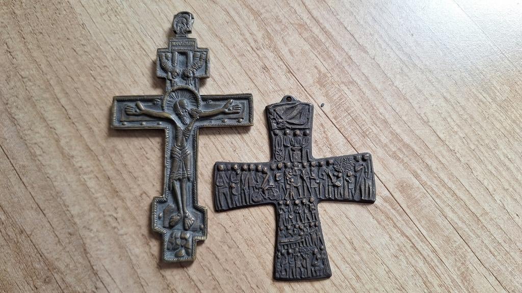 2 bijzondere kruisjes,  zie foto's, Ophalen of Verzenden