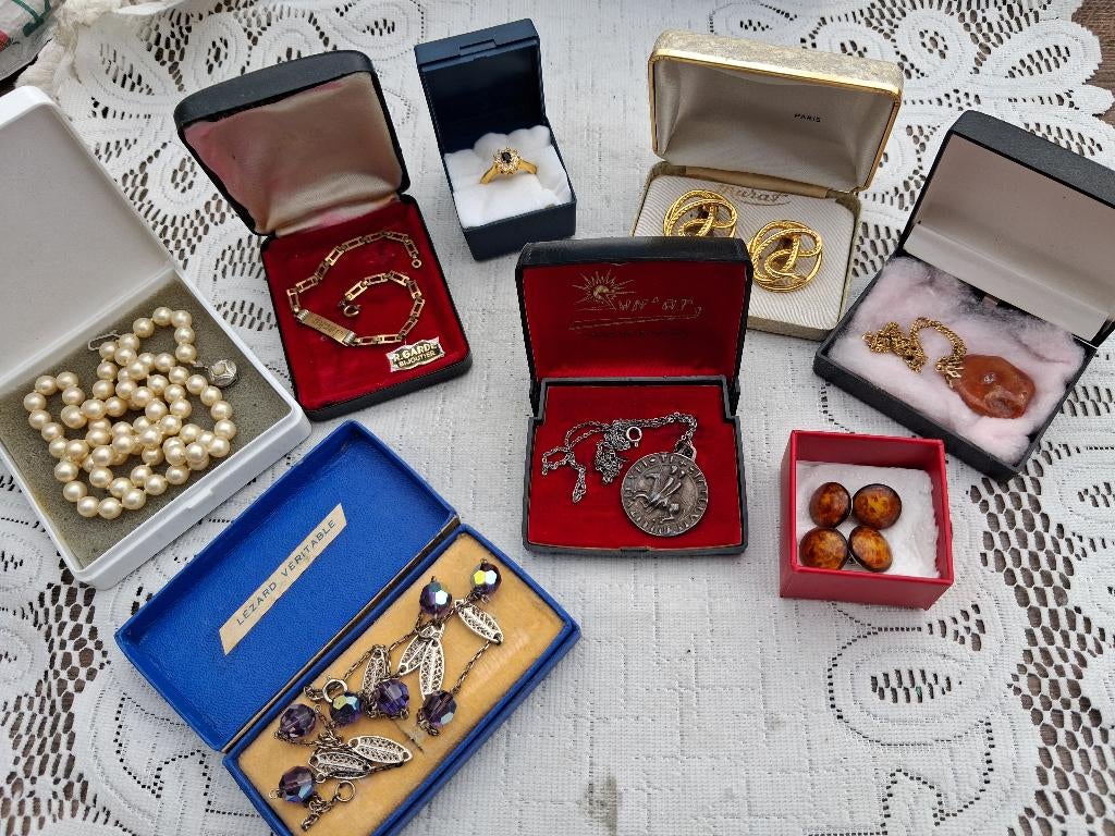 Lot oude sieraden, Sieraden, Tassen en Uiterlijk, Antieke sieraden, Verzenden, Overige materialen, Overige typen, Met edelsteen