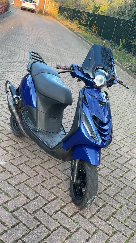 Mooie zip 70cc. Te ruil/te koop laatste foto setup, Fietsen en Brommers, Scooters | Piaggio, Ophalen of Verzenden, Zo goed als nieuw