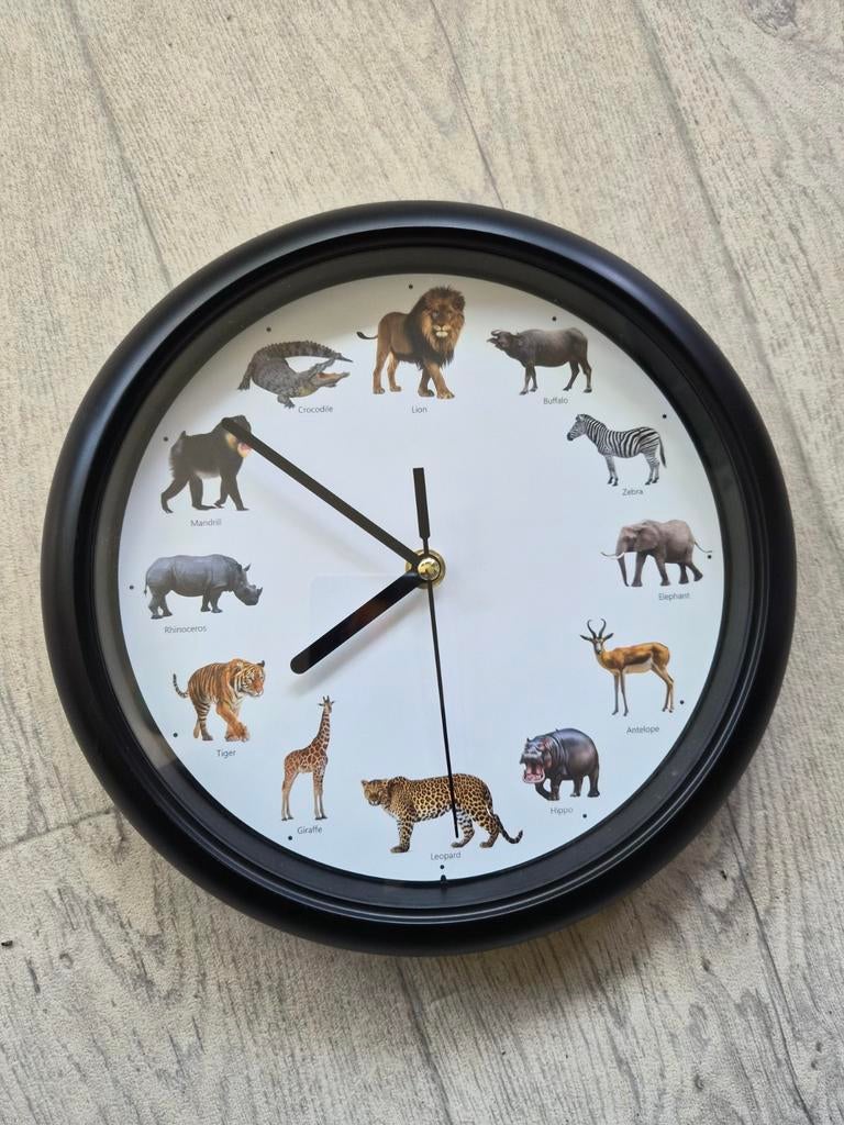 Dieren wandklok met echte dieren geluiden per uur!, Ophalen, Zo goed als nieuw, Analoog, Wandklok