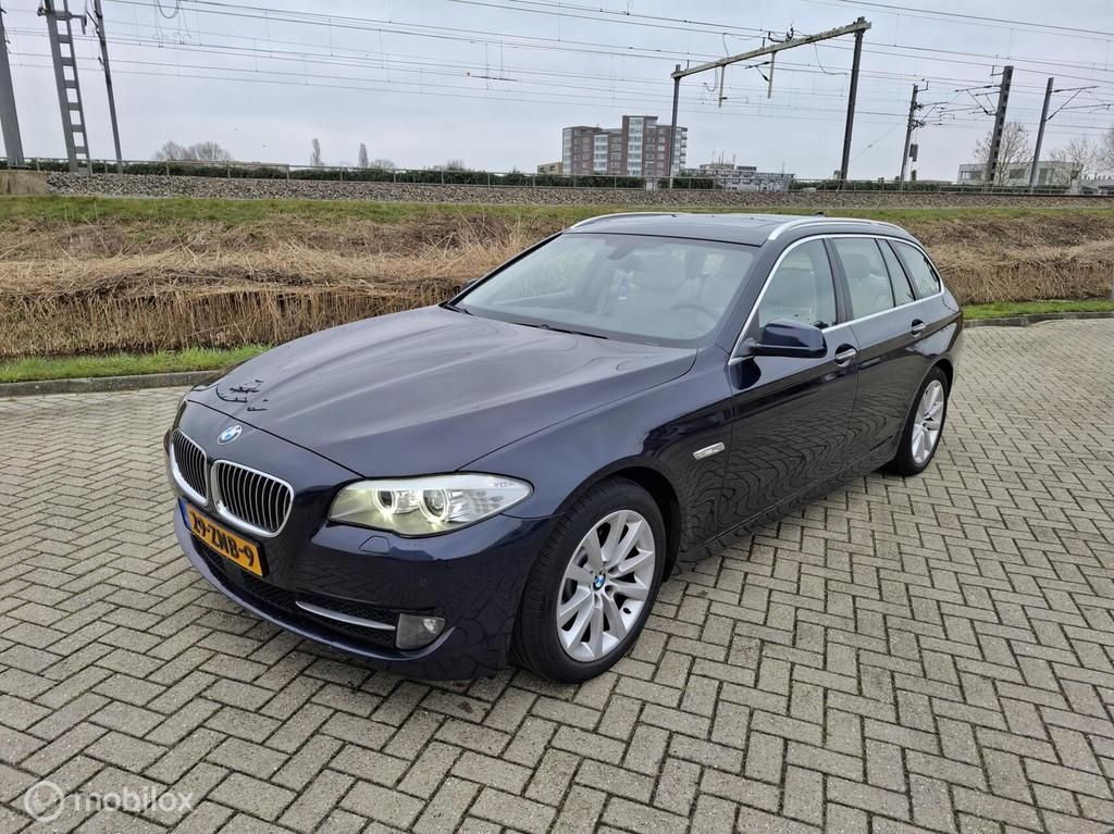 BMW 5-serie Touring 528i High Executive M Sport VOL OPTIES!, Auto's, BMW, Automaat, Euro 5, Gebruikt, Beige