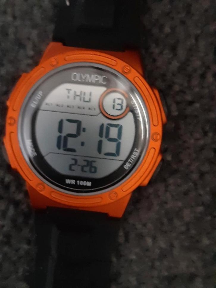 horloge, Sieraden, Tassen en Uiterlijk, Horloges | Heren, Zo goed als nieuw, Polshorloge, Overige merken, Overige materialen, Kunststof