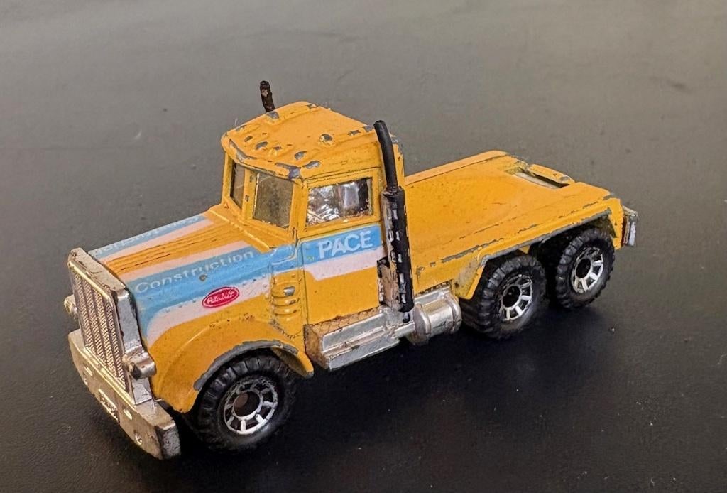 Matchbox Peterbilt Truck PACE CONSTRUCTION, Ophalen of Verzenden, Gebruikt, Bus of Vrachtwagen