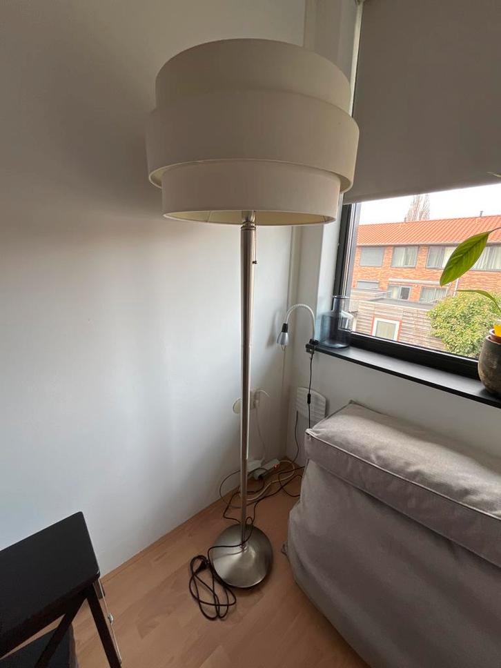 Trendy vloerlamp van Trendhopper, Huis en Inrichting, Lampen | Vloerlampen, Zo goed als nieuw, 150 tot 200 cm, Metaal, Ophalen of Verzenden