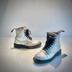 Dr. Martens wit metallic parlemoer zilver hoge schoenen 36, Wit, Lage of Enkellaarzen, Ophalen of Verzenden, Gedragen