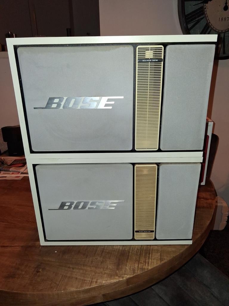 Bose 301 Music Monitor II Speakers - Vintage Klassieker, Audio, Tv en Foto, Luidsprekers, Ophalen, Gebruikt, Front, Rear of Stereo speakers