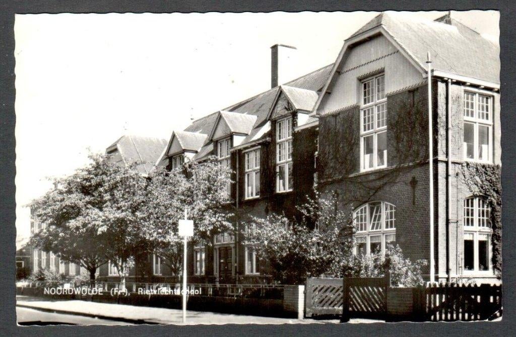 Oude Ansicht - NOORDWOLDE - Rietvlechtschool - Frl., Ophalen of Verzenden, 1960 tot 1980, Gelopen, Friesland