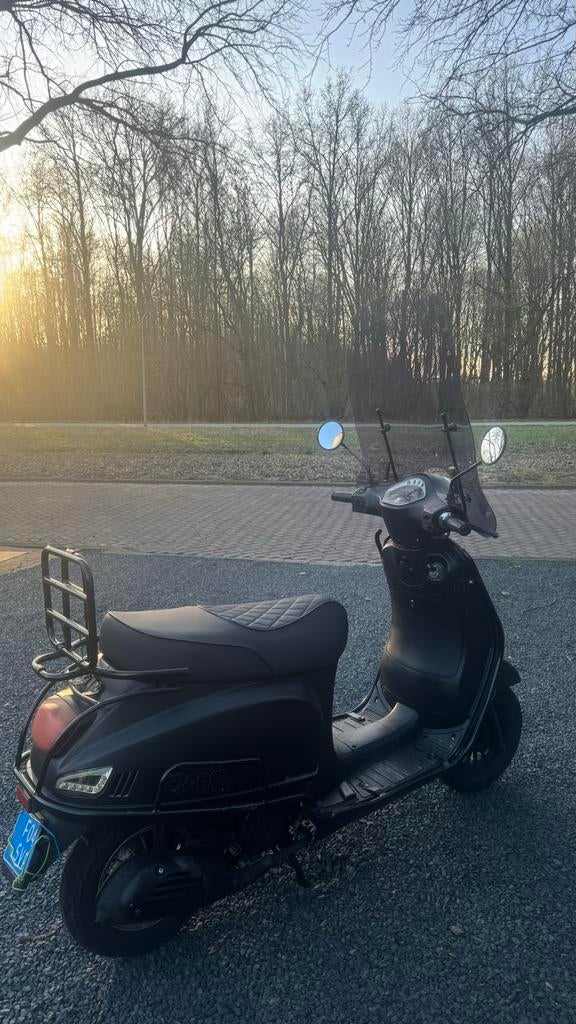 AGM VX50 scooter met gebruikerssporen, Fietsen en Brommers, Brommeronderdelen | Scooters, Gebruikt, Overige merken, Overige typen