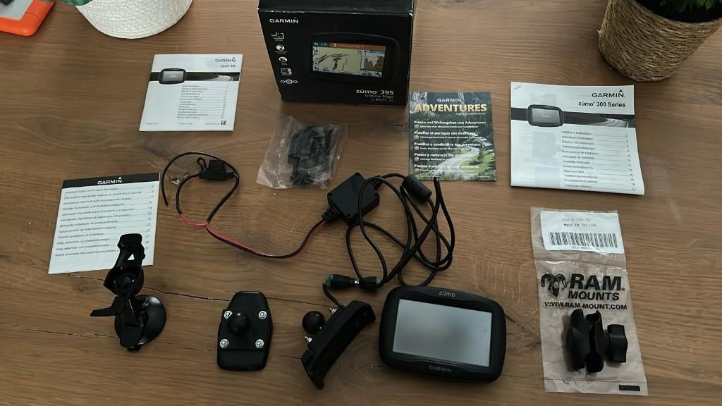 Garmin Zumo 395 motor en auto navigatie set lifetime updates, Motoren, Ophalen of Verzenden, Zo goed als nieuw
