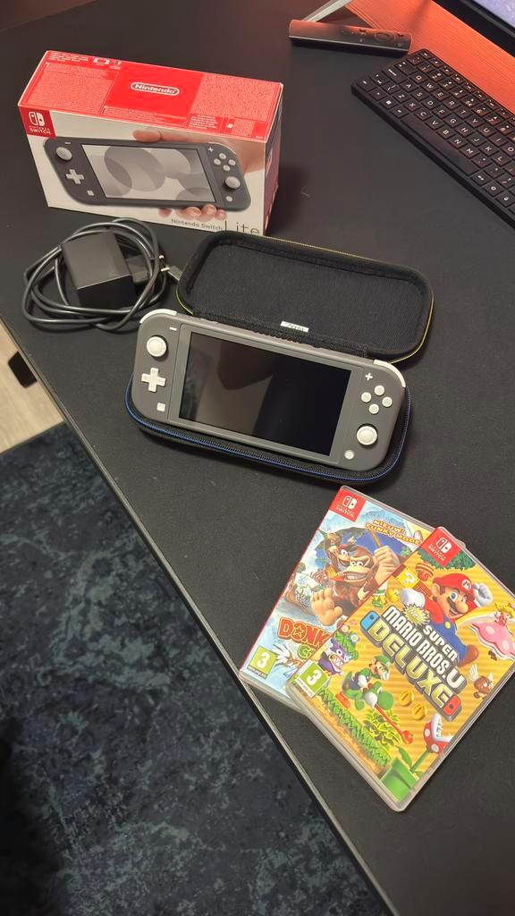 Nintendo Switch Lite Grey, Mario, Donkey Kong zgan, Spelcomputers en Games, Spelcomputers | Nintendo Switch Lite, Zo goed als nieuw