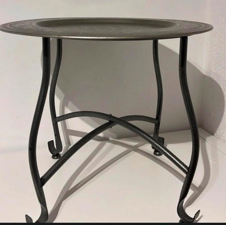 Nieuwe Oosterse Inklapbare Bijzettafel - Metaal, Huis en Inrichting, Tafels | Bijzettafels, Nieuw, Rond, Metaal of Aluminium, Ophalen of Verzenden