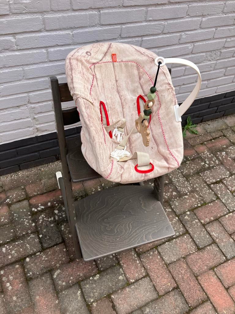 Stokke Tripp Trapp met newbornset en bekleding, Kinderen en Baby's, Kinderstoelen, Ophalen, Gebruikt, Meegroeistoel, Afneembaar eetblad
