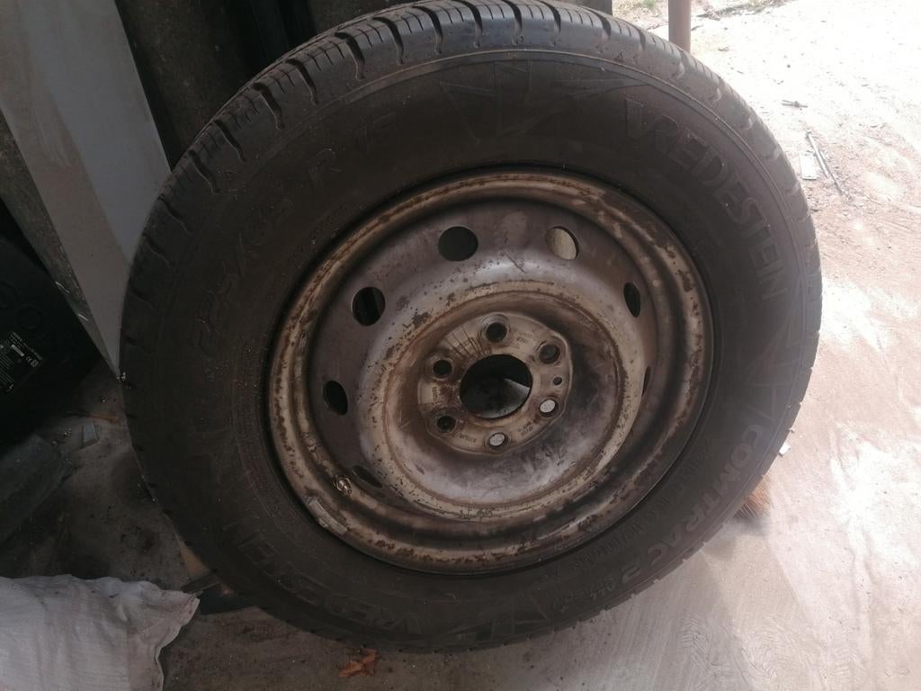 Auto wiel. Iveco bus. Master, Ophalen, Zo goed als nieuw