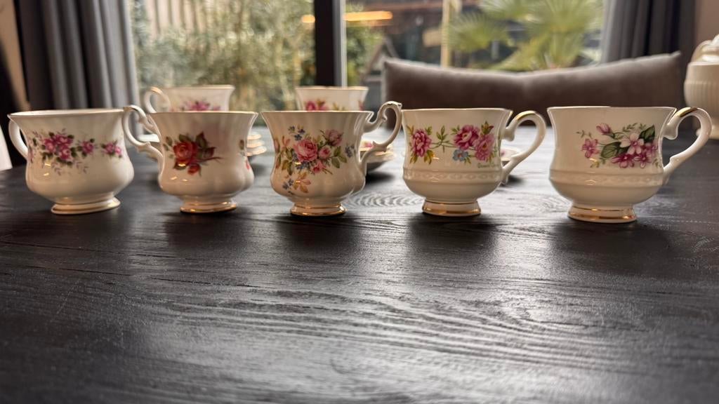 7 kop en schotels, Verzamelen, Porselein, Kristal en Bestek, Ophalen, Zo goed als nieuw, Porselein, Kop en/of schotel