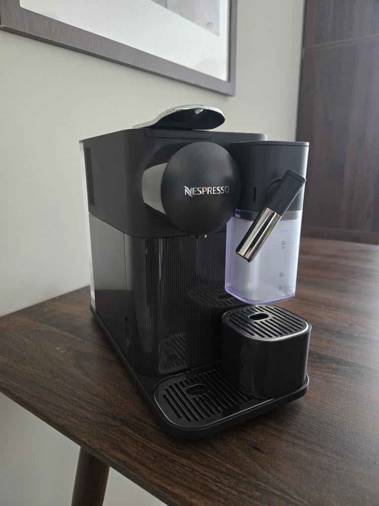 De'Longhi Nespresso Lattissima One EN510.B, Witgoed en Apparatuur, Koffiezetapparaten, Ophalen, Zo goed als nieuw