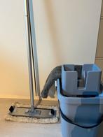 Dweilstok, emmer met wringer, dweil en stoffer, Ophalen, Dweilemmer, -bak, of -wagen