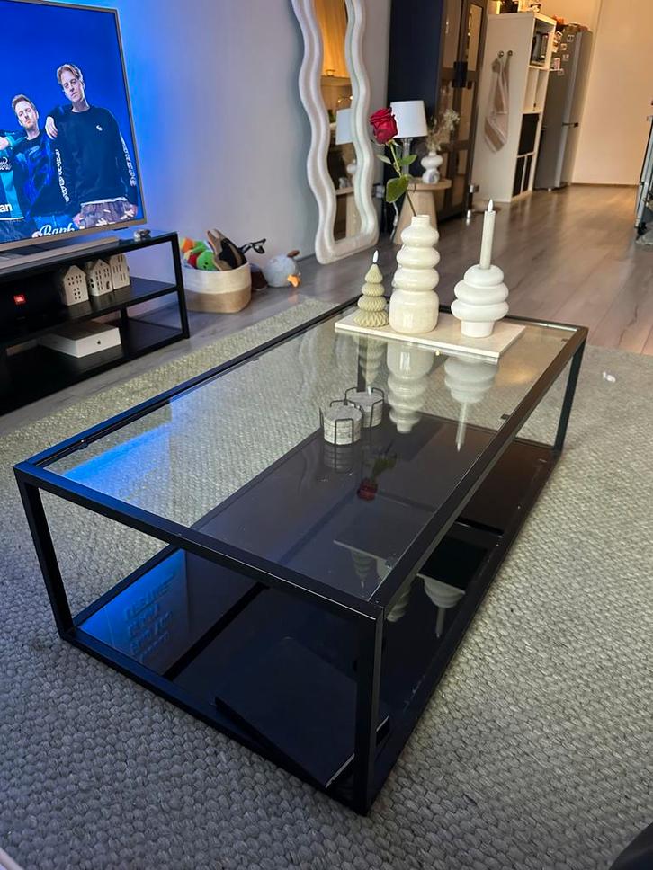 Salontafel met zwart staal en glas, Huis en Inrichting, Tafels | Salontafels, Gebruikt, Minder dan 50 cm, 50 tot 100 cm, 100 tot 150 cm