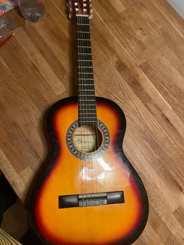 Kinder gitaar rood, Ophalen, Gebruikt, Klassieke of Spaanse gitaar