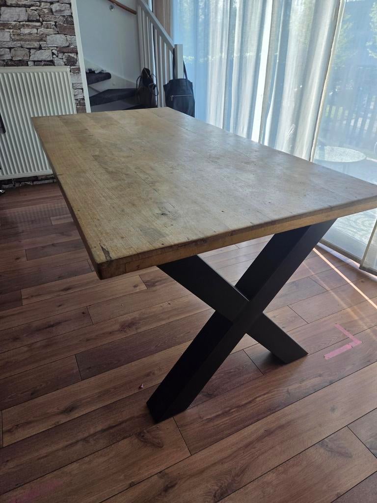 Eettafel met houten blad en zwart metalen onderstel, Gebruikt, 200 cm of meer, 50 tot 100 cm, Vijf personen of meer