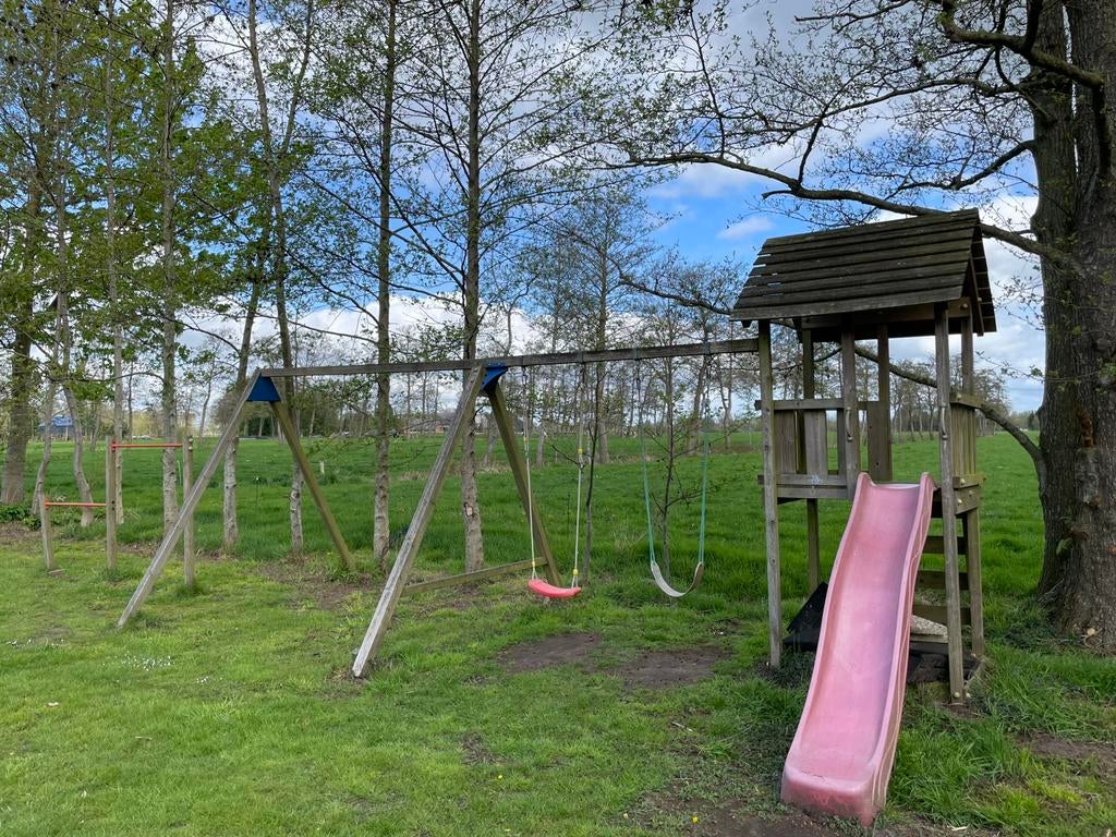 Speelhuisje speeltoestel glijbaan schommel, Kinderen en Baby's, Speelgoed | Buiten | Speeltoestellen, Ophalen of Verzenden, Gebruikt