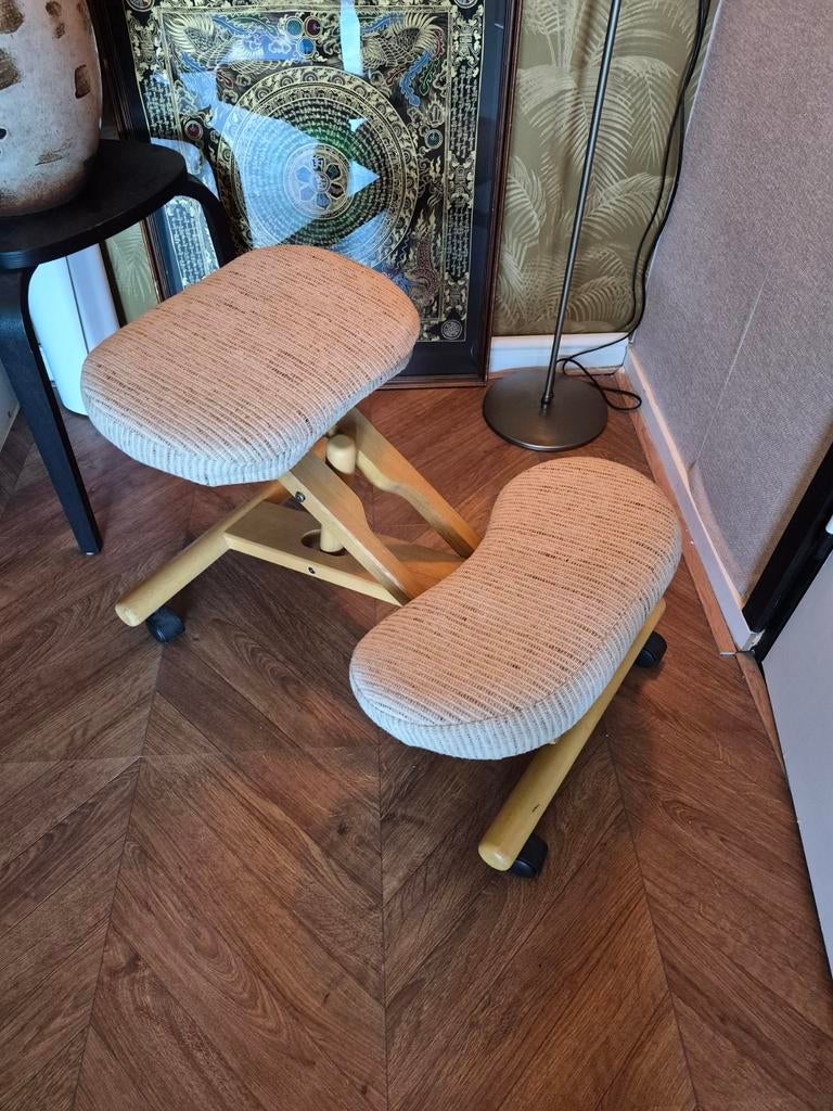 IKEA Ergonomische Kniestoel - Beige, Ophalen, Gebruikt, Beige, Bureaustoel