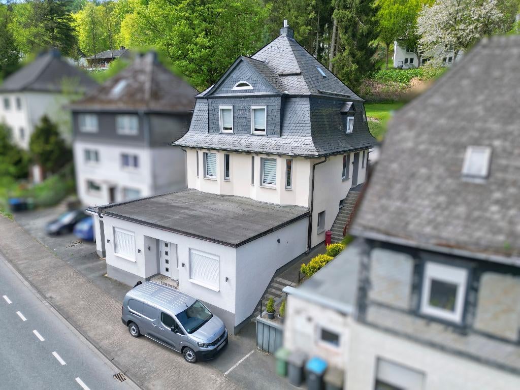Sauerland: Moderne woning met woonunit + 100 m² extra ruimte, Huizen en Kamers, Buitenland, Dorp, Brilon-Wald, 5 kamers, Woonhuis