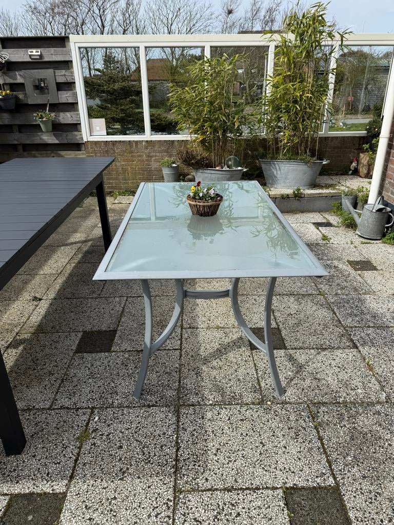 Glazen tuintafel met metalen onderstel, Tuin en Terras, Ophalen, Gebruikt, Rechthoekig, Metaal
