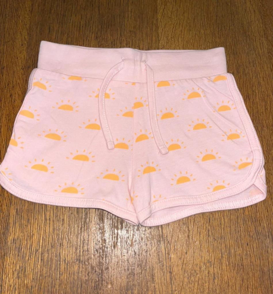 korte broek, mt 98-104, Kinderen en Baby's, Kinderkleding | Maat 98, Ophalen of Verzenden, Zo goed als nieuw, Meisje, Broek