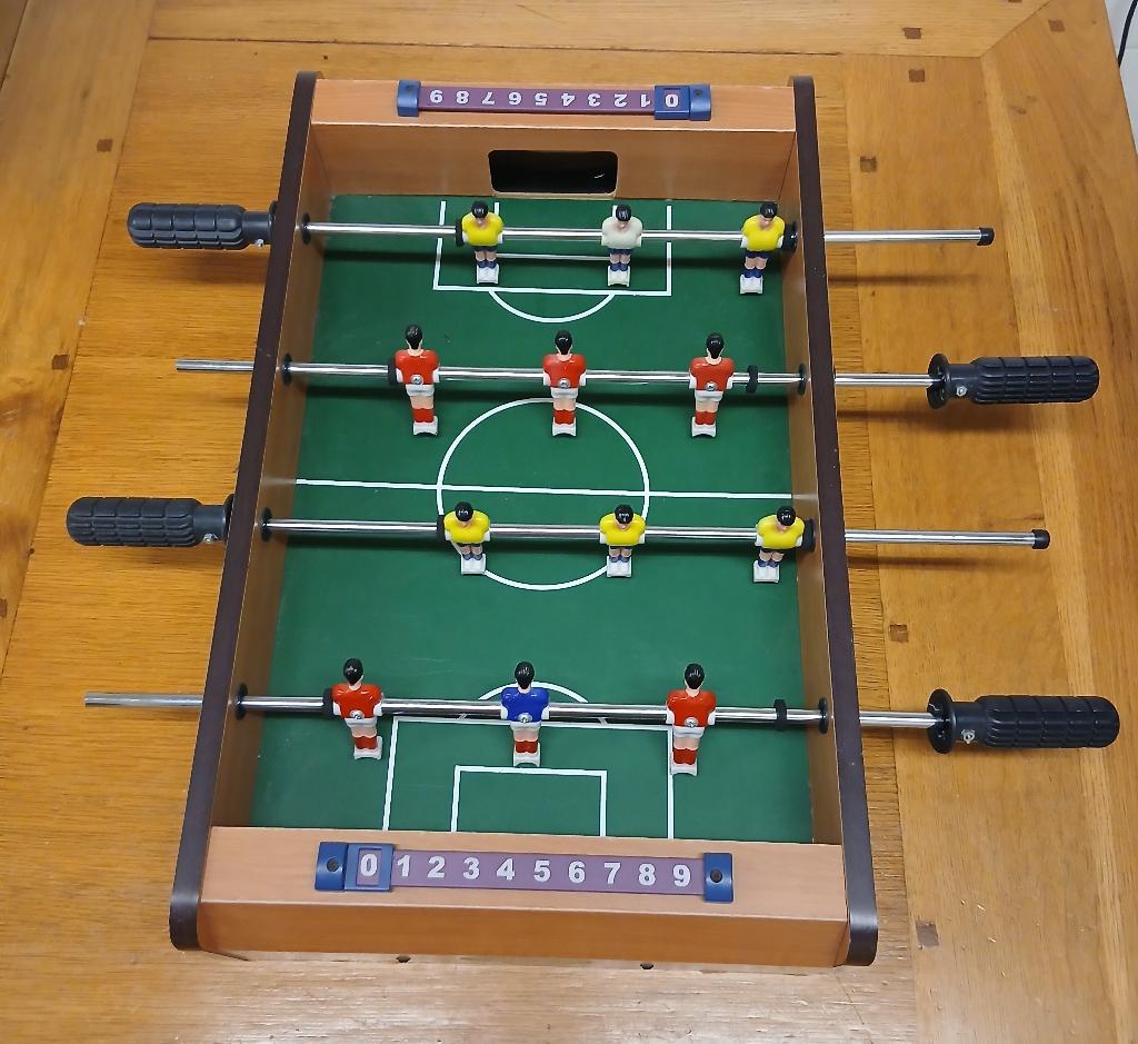 Voetbalspel - tafel voetbalspel - klein formaat voetbalspel, Verzenden, Gebruikt