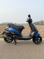 Piaggio Zip, 2019, Iget, Fietsen en Brommers, Scooters | Piaggio, Ophalen, Maximaal 45 km/u, Zip, Zo goed als nieuw