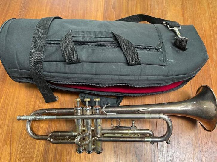 Gebruikte Getzen 300 series, Muziek en Instrumenten, Blaasinstrumenten | Trompetten, Ophalen of Verzenden, Gebruikt, Bes-trompet