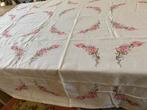 Handgeborduurd tafelkleed (gereserveerd Wil), Ophalen of Verzenden, Zo goed als nieuw, Wit, Tafelkleed of Tafelzeil