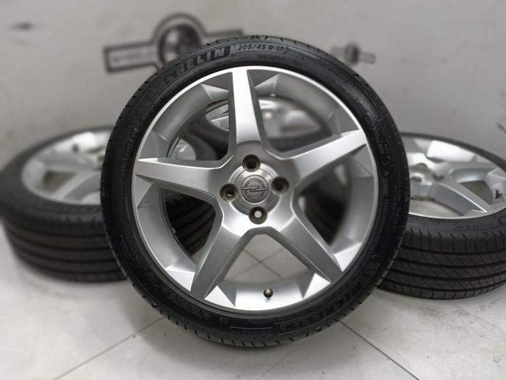 Opel Corsa OPC lichtmetaal velgen 17"inch 4x100, Auto-onderdelen, Banden en Velgen